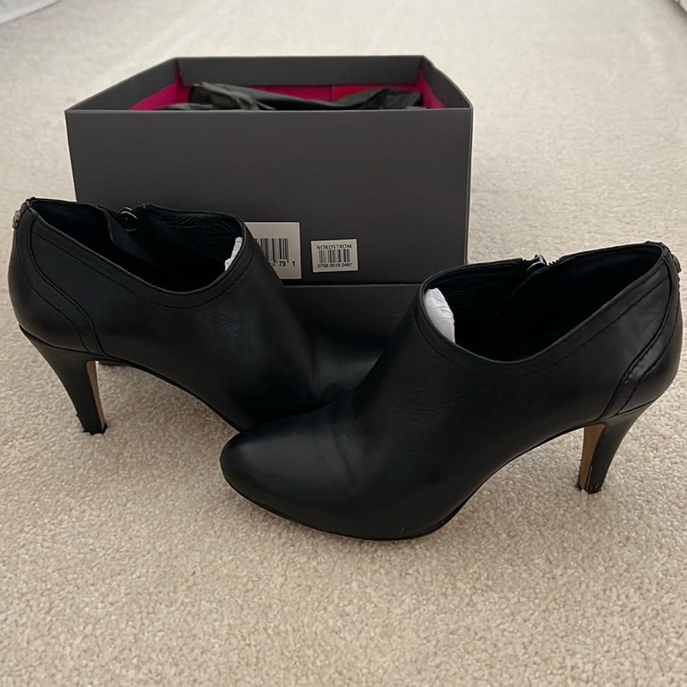 Beautiful genuine leather booties with side zipper